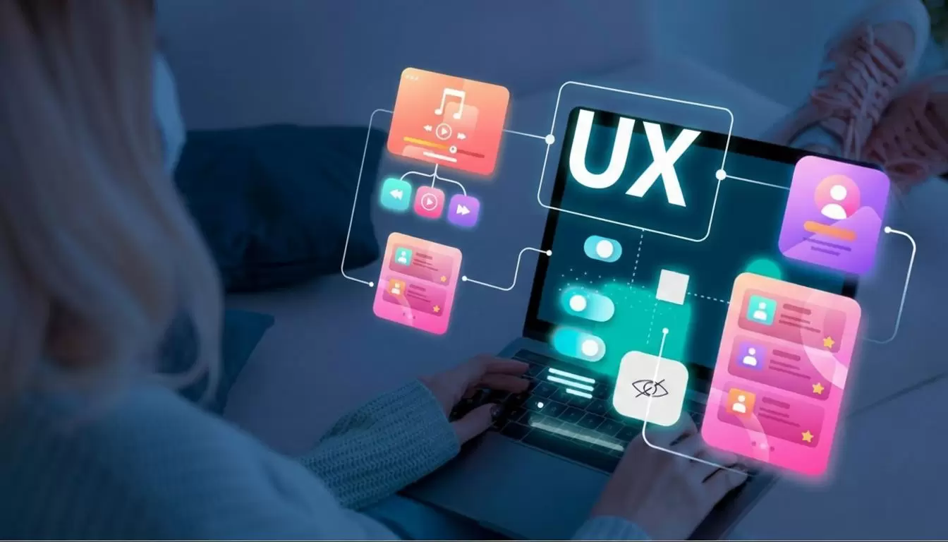 Une web designer au bureau 